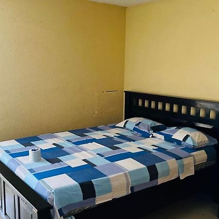 Hotel Central Park Сан Педро Екстериор снимка